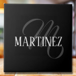 Azulejo Apellido personalizado elegante negro | Nombre<br><div class="desc">Black Elegant Nombre Personalizado. Puede elegir agregar su nombre,  el nombre de un ser querido o un mensaje especial. Ya sea un regalo sincero para alguien querido o un regalo personal,  la elección es tuya.</div>