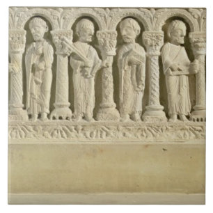 Azulejo Apóstoles debajo de las arcadas, alivio tallado,