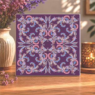 Azulejo Arabesco Rosa y Azul Vintage sobre Ciruela