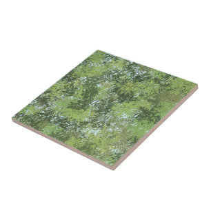 Azulejo Árboles de hoja verde con cielo azul asomando arte