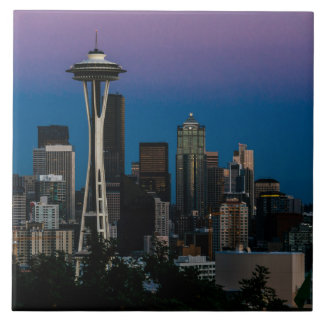 Azulejo Arquitectura de Seattle debajo del cielo púrpura