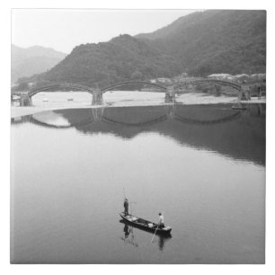 Azulejo Asia, Japón, Iwakuni. Pescadores y puente históric