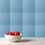Azulejo Azul polvoriento pastel claro<br><div class="desc">Diseño liso y sólido azul polvoriento pastel.</div>