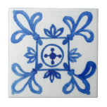 Azulejo Azul y blanco color de agua mediterráneo<br><div class="desc">Añada un toque de encanto mediterráneo a su casa con nuestra tela de cerámica mediterránea de color azul y blanco. Esta impresionante baldosa está realizada en un estilo clásico de acuarela y presenta un patrón azul y blanco cuidadosamente pintado a mano, y digitalizado cuidadosamente. Es la forma perfecta de añadir...</div>