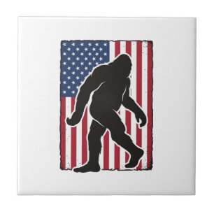 Azulejo Bandera Americana Vintage Silueta de Bigfoot Vecto