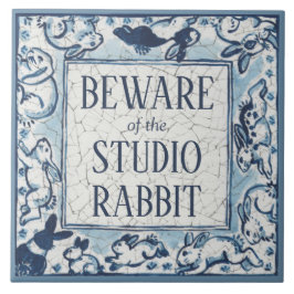 Azulejo Beware Studio Rabbit Delft Rótulo blanco azul Dedh