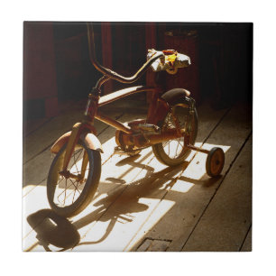 Azulejo Bicicleta infantil en el antiguo molino de paro