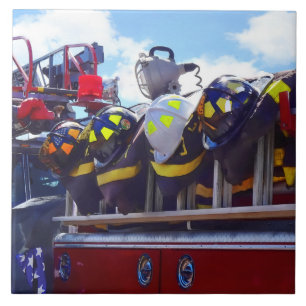 Azulejo Bomberos - Casco en un camión de bomberos