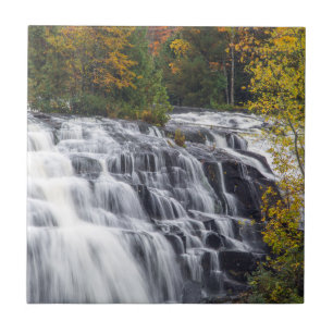 Azulejo Bond Falls en otoño cerca de Paulding, Michigan