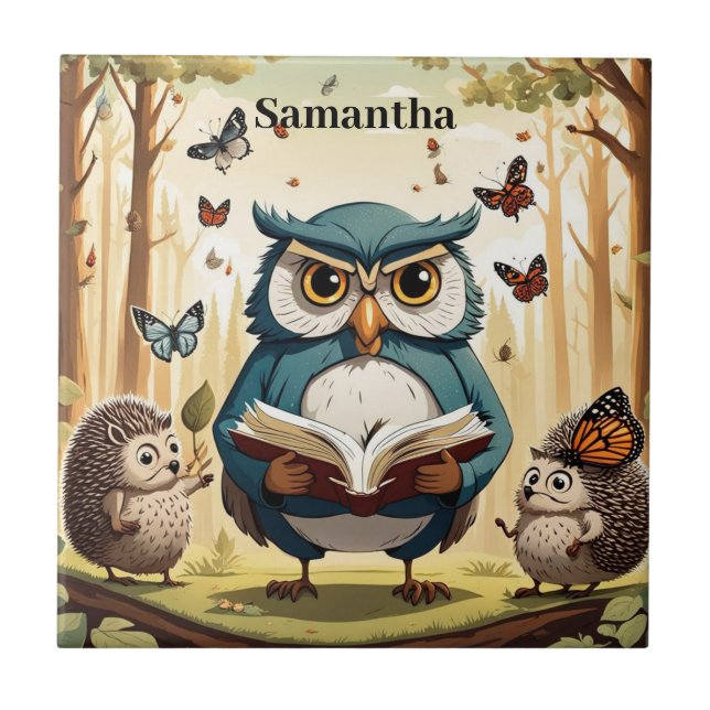Azulejo Búho antiguo, mariposas, erizos Nombre editable (Frente)