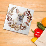 Azulejo Bulldog francés Autumn Wreath<br><div class="desc">En el centro de una corona de otoño de bonito,  en tonos marrón canela,  marrón canela y crema,  se encuentra un bonito retrato de Bulldog francés blanco y marrón claro. Todo está colocado sobre un fondo blanco.</div>