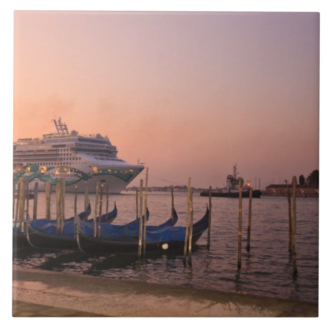 Azulejo Buque de cruceros y góndolas cerca del Gran Canal, (Frente)
