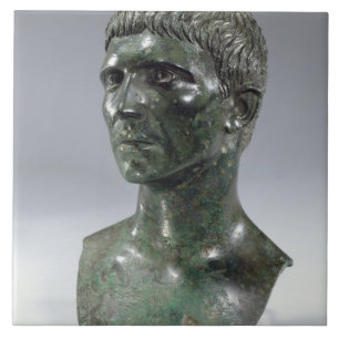 Azulejo Cabeza de bronce de un hombre, romano, el comenzar