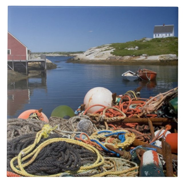 Azulejo Cacerolas de bogavante, boyas y cuerdas en el muel (Frente)