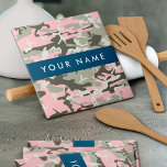 Azulejo Camuflaje rosa y verde Tu nombre Personaliza<br><div class="desc">Elegante,  elegante y sofisticado camuflaje de color rosa y verde. Regalo moderno y moderno,  perfecto para el amante del ejército en tu vida. Personalice agregando su nombre,  apodo,  monograma o iniciales.</div>