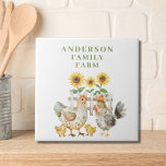 Azulejo Casa rural Cute Hen personalizada<br><div class="desc">Tejido de gallina de gallina personalizada de cerámica. Es fácil cambiar el texto. diseño de acuarela de bonito para la cocina.</div>