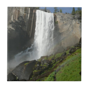 Azulejo Cascada Vernal I en el Parque Nacional Yosemite