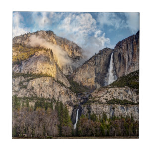 Azulejo Cascada Yosemite escénica, California