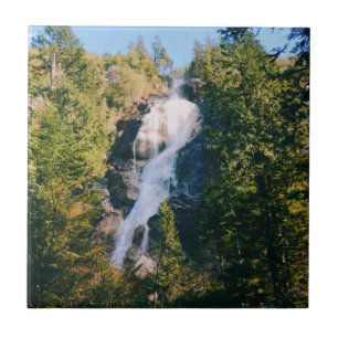 Azulejo Cascadas Shannon, Squamish, Canadá