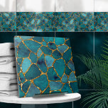 Azulejo Células abstractas de guijarros de Aqua y Gold N1<br><div class="desc">Esta magnífica baldosa forma parte de mi colección de Luxury Shoreline. Úsalo solo o en combinación con otras baldosas para crear un aspecto impresionante en el cuarto de baño o en la ducha, como por ejemplo mosaicos acentuados de azulejos detrás del mezclador o la bañera, o utilícelos para artesanías, mesa...</div>