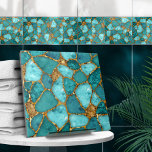 Azulejo Células abstractas de guijarros de Aqua y Gold N3<br><div class="desc">Esta magnífica baldosa forma parte de mi colección de Luxury Shoreline. Úsalo solo o en combinación con otras baldosas para crear un aspecto impresionante en el cuarto de baño o en la ducha, como por ejemplo mosaicos acentuados de azulejos detrás del mezclador o la bañera, o utilícelos para artesanías, mesa...</div>