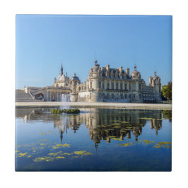 Azulejo Chateau de Chantilly con reflexión en un estanque