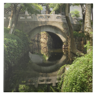 Azulejo China, Nantong, un puente en arco, forma un perfec