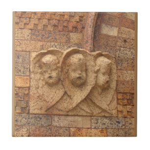 Azulejo Ciudadanos de Piedra tres infantes de granito