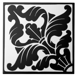 Azulejo Clásico de Época: Florecimiento en Blanco y Negro