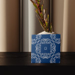 Azulejo Clásico Vintage Elegante Cobalto Azul Y Blanco<br><div class="desc">Diseño de baldosas de decoración clásica y elegante con adornos blancos sobre un fondo azul cobalto.</div>