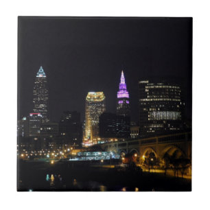 Azulejo Cleveland, OH Night Skyline (Purple) Tile cerámico