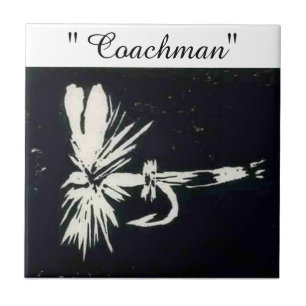 Azulejo "Coachman" blanco sobre mosaico de truchas negras