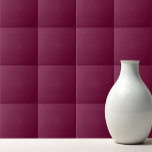 Azulejo Color púrpura sólido rojo<br><div class="desc">Diseño sencillo de moda en color violeta rojo sólido.</div>