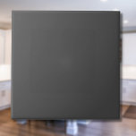Azulejo Color sólido gris del carbón vegetal | Clásico Ele<br><div class="desc">Color sólido gris del carbón vegetal | Clásica | Elegante | Trendy | Elegante | Regalo</div>