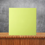 Azulejo Color verde amarillo minimalista sólido<br><div class="desc">Presentamos nuestro mosaico de color verde amarillo de cerámica, una adición sutil pero encantadora a tu espacio. Con su suave tonos amarillo pastel que recuerda al maíz fresco, esta baldosa aporta calidez y luminosidad a cualquier habitación. Ideal para crear un ambiente minimalista y acogedor en su cocina, baño o en...</div>
