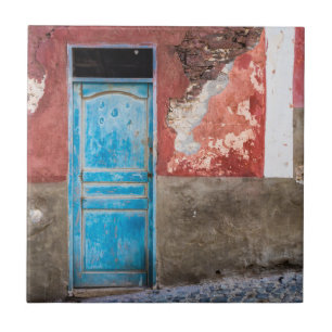 Azulejo Colorida pared con puerta azul