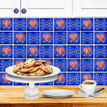Azulejo Corazón de Milagro Rojo y Plata Vintage con maripo<br><div class="desc">Corazón mexicano vintage de colores plateado y rojo, también conocido como Milagro Sagrado Corazón. Estas son imágenes de arte de estaño hecho a mano en México. Como fondo, usé una superficie cerámica azul, con diferentes tonos de azul. Esta combinación le da al diseño un aspecto elegante de época, o de...</div>