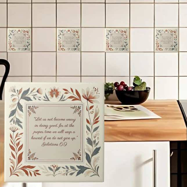 Azulejo Crema de mantequilla en granjas de marco floral Bi (Subido por el creador)