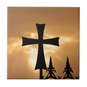 Azulejo Cruz de hierro forjado en una valla