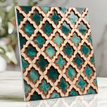 Azulejo Cuatrefoil marroquí Tile Verde azulado Rústico Vin<br><div class="desc">Trae un toque de elegancia rústica a tu casa con esta hermosa cerámica de inspiración marroquí. El diseño presenta un patrón de quatrefoil repetido en diferentes tonalidades de verde azulado y turquesa, con un acabado angustiado y templado y un revestimiento marrón para un aspecto vintage. Esta baldosa es perfecta para...</div>