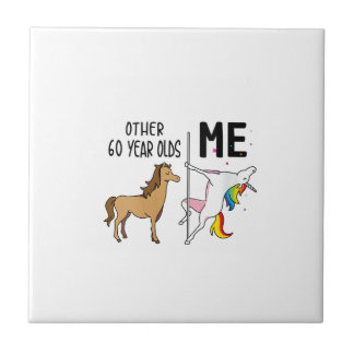 Azulejo Cumpleaños de otras mujeres unicornios de 60 años 