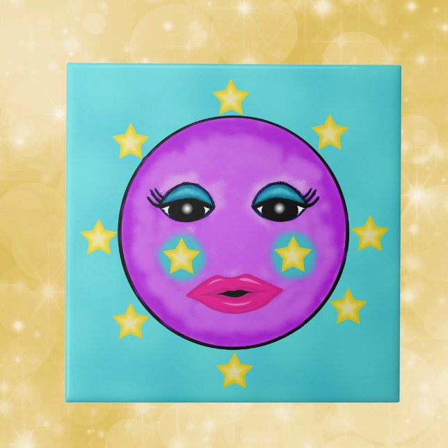 Azulejo Cuta fantasía morado de las estrellas de la cara d (Purple moon with face pink lips surrounded by yellow stars on aqua blue decorative tile.)
