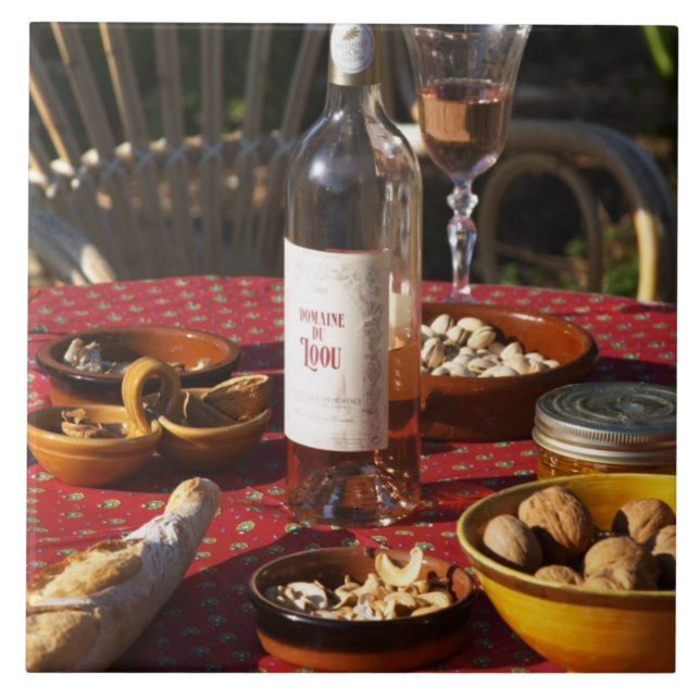 Azulejo De Cerámica Aperitif y aperitivos preparados: pan, aceitunas, (Frente)