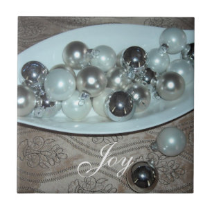Azulejo De Cerámica Bolas de Vidrio Brillante en un Plato