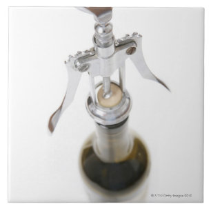 Azulejo De Cerámica Botella de vino con el sacacorchos