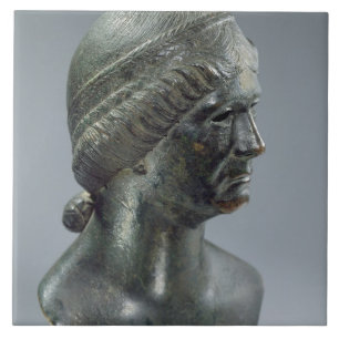 Azulejo De Cerámica Cabeza de bronce de una mujer, identificada a