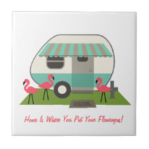 Camper retro con flamencos