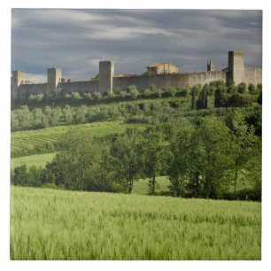 Azulejo De Cerámica Campo de trigo y Monteriggioni distante, en la