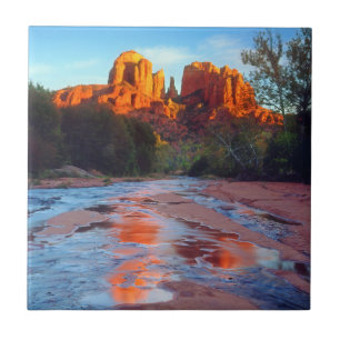 Azulejo De Cerámica Cathedral Rock reflejada en Oak Creek al atardecer