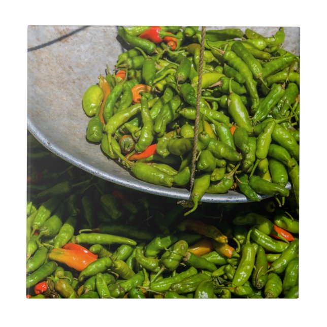 Azulejo De Cerámica Chiles A La Venta En El Mercado (Frente)